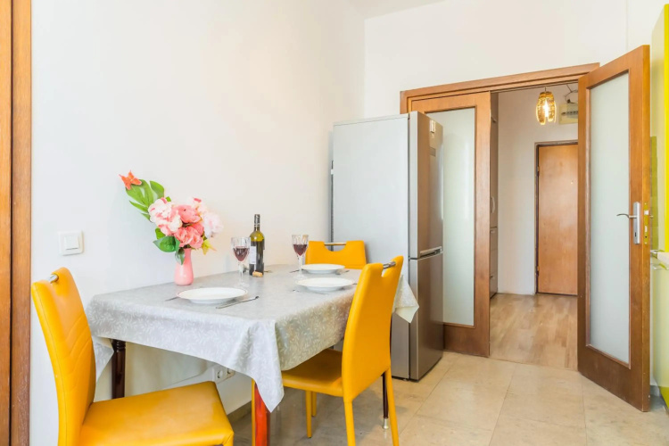 Lovely apartment with view and free parking