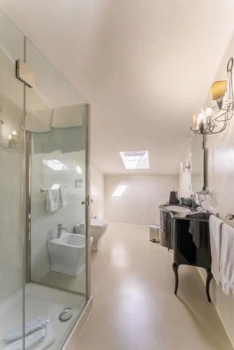 Comfort room