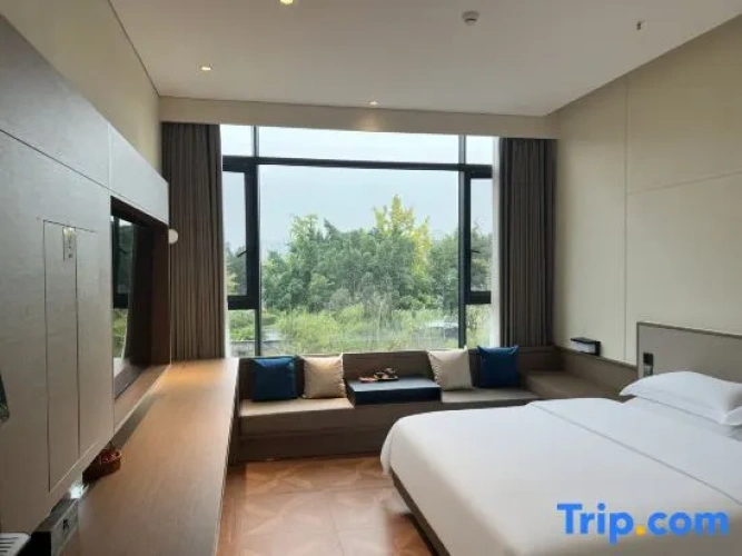 Standard Double room with river view