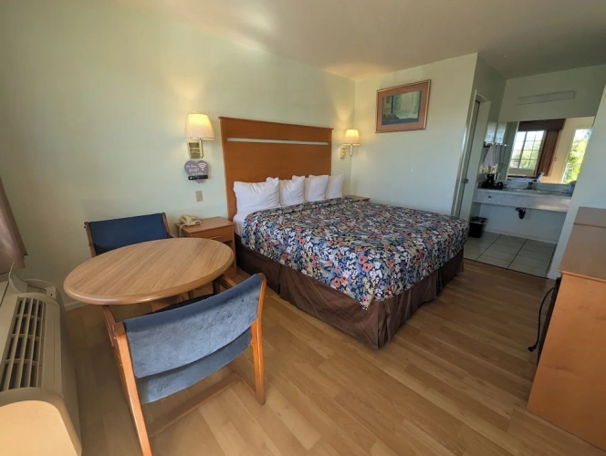 Deluxe Double room with partial ocean view