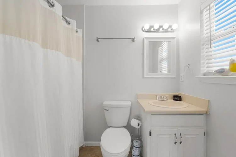 6402 Beach Dr - Seabatical B