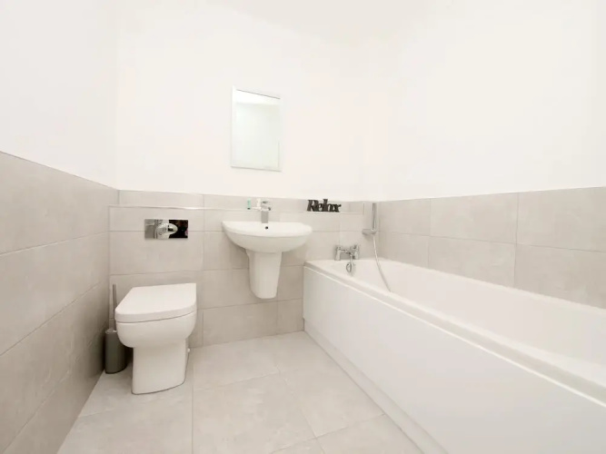 Modern Spacious 2 Bedroom Apartment