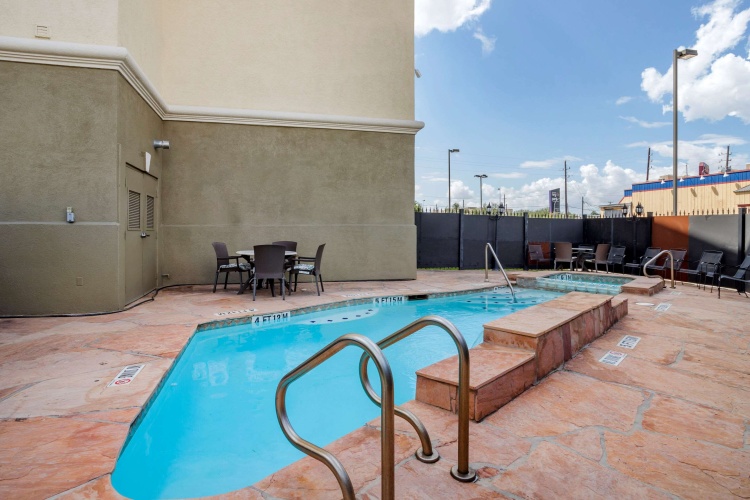 Comfort Suites near Texas Medical Center – NRG Stadium photo 19