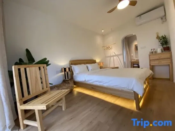 6 Bedrooms Suite