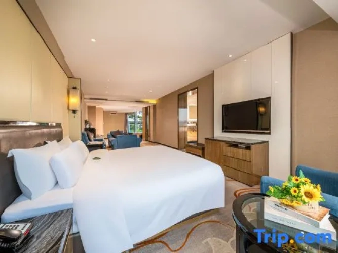 Suite with garden view