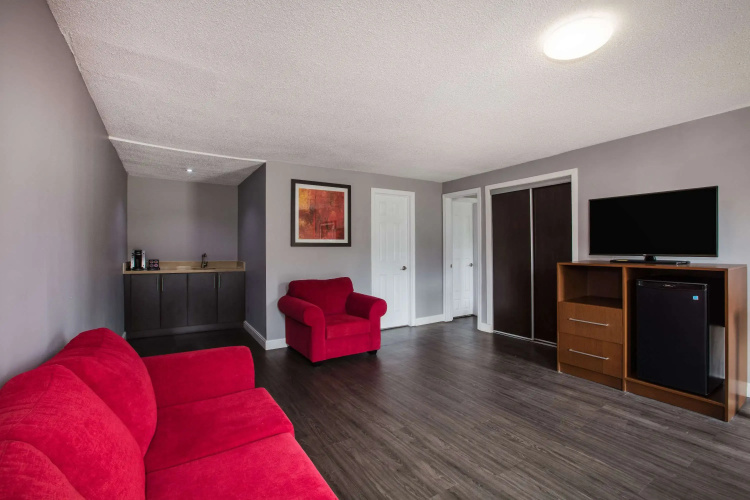 Ramada by Wyndham Jacksons Point