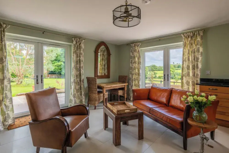 Self-contained Cosy one Bedroom Holiday Barn