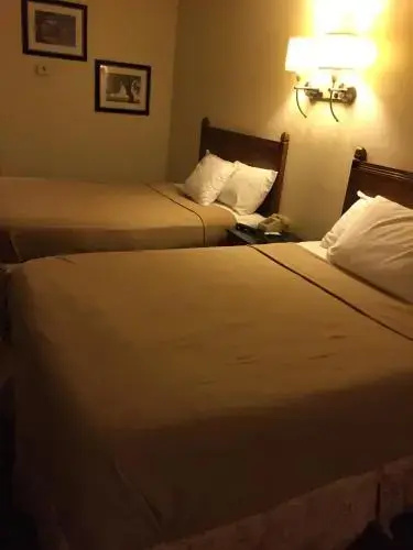 Cheshire Motor Inn