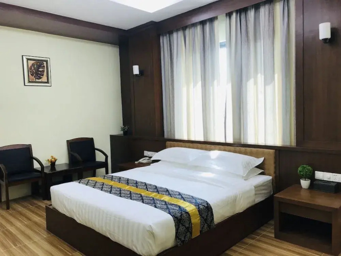 Royal Peacock Hotel