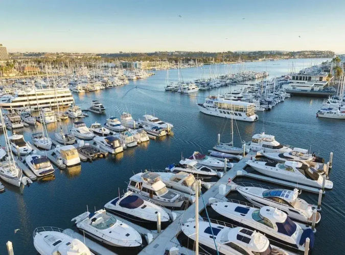 Luxury Space In the Marina