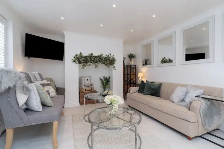 Central Apartment with Patio - Sofa Bed