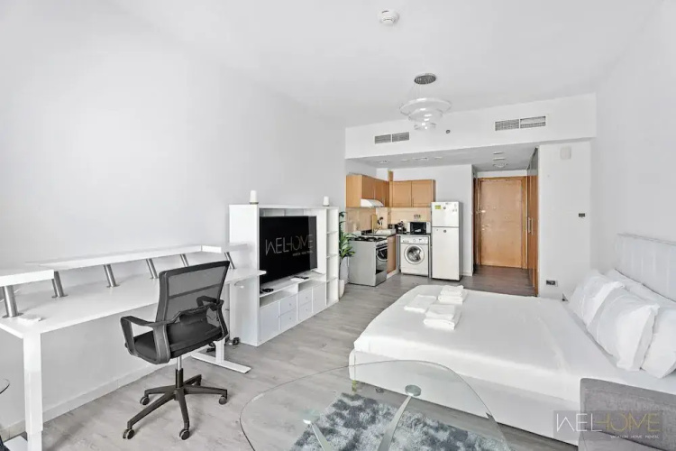 WelHome - Greenery Apt for Modern Studio in Production City