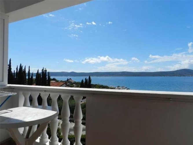 1 Bedroom Apartment with balcony and with sea view