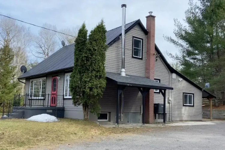 4 Bedrooms Cottage