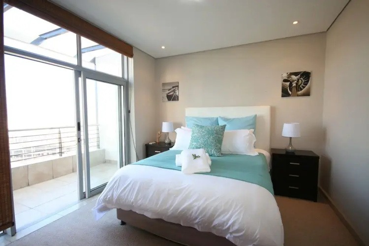 Knightsbridge 902E by CTHA