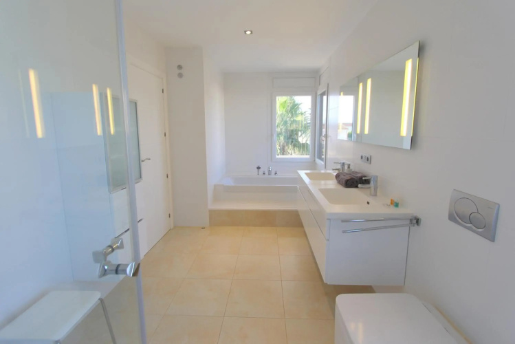 LEON Immo Villa Olivia - 10039