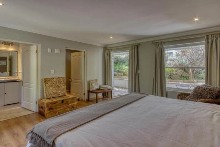 Explorer Guest House
