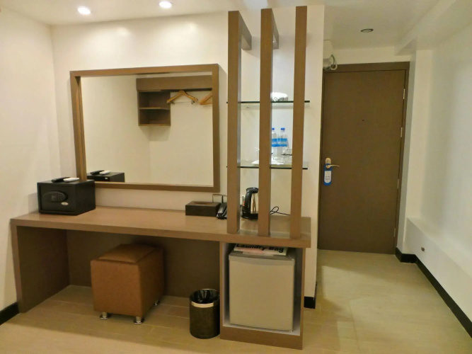 Clover City Center Plus Hotel
