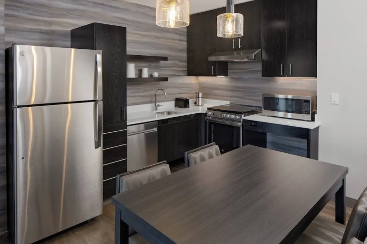 1 Bedroom Suite