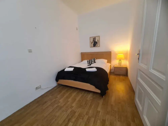 Chic 2BR Apt Downtown Long Stay