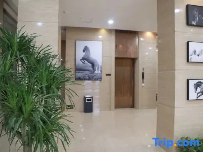 Junyi Hotel (Yucheng People's Hospital)