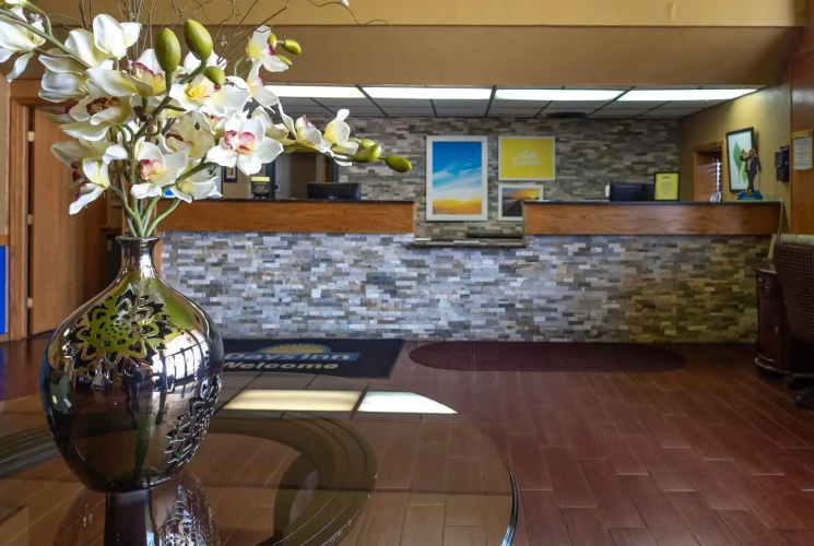 Days Inn by Wyndham Clinton