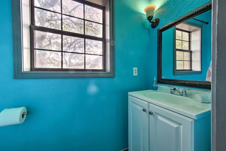3 Bedrooms Cottage with balcony