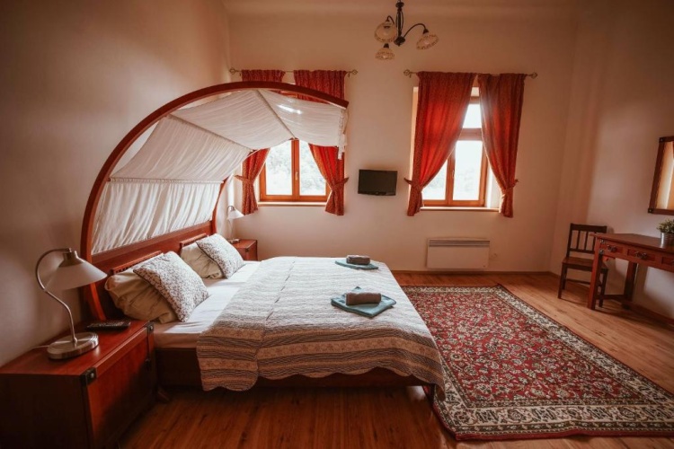 Studio with garden view