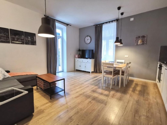 1 Bedroom Apartment