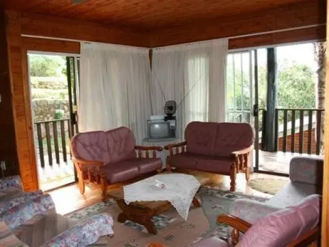 2 Bedrooms Bungalow