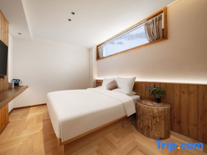 2 Bedrooms Family Suite with courtyard view