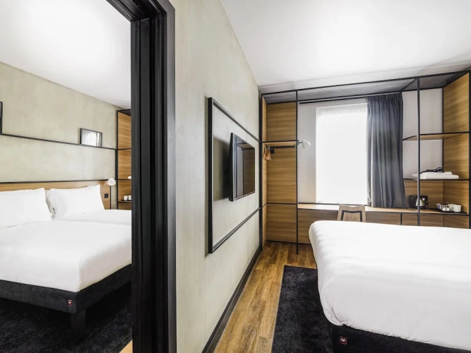 Quadruple Family Suite