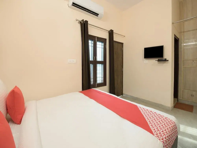 OYO 16093 Flagship Krishna Residency