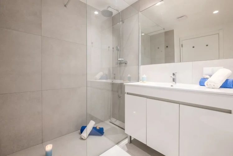1 Bedroom Apartment with balcony and with pool view