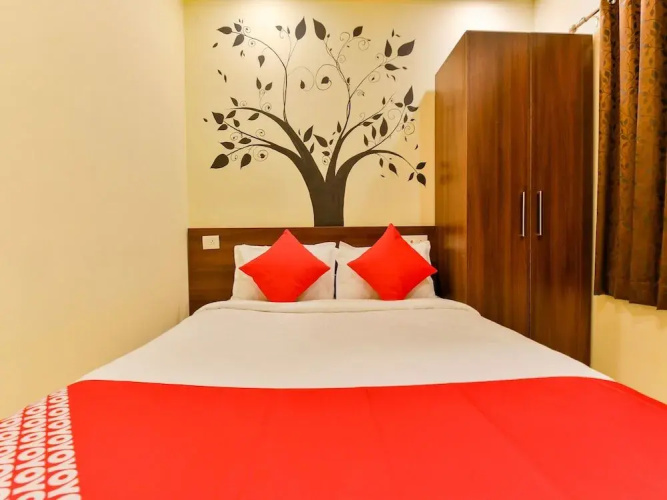 Oyo 17072 Meridian Regency
