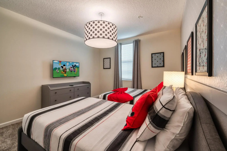 Comfortable and charming home near Disney