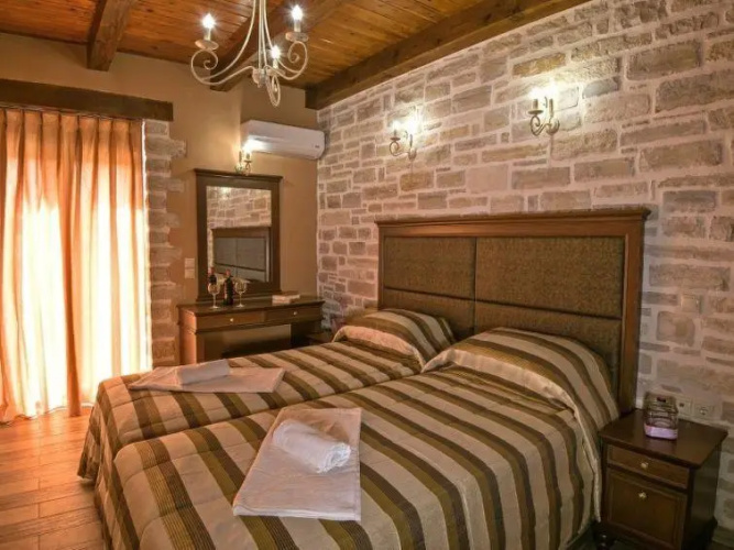 Finca En Asteri Para 6 Personas.