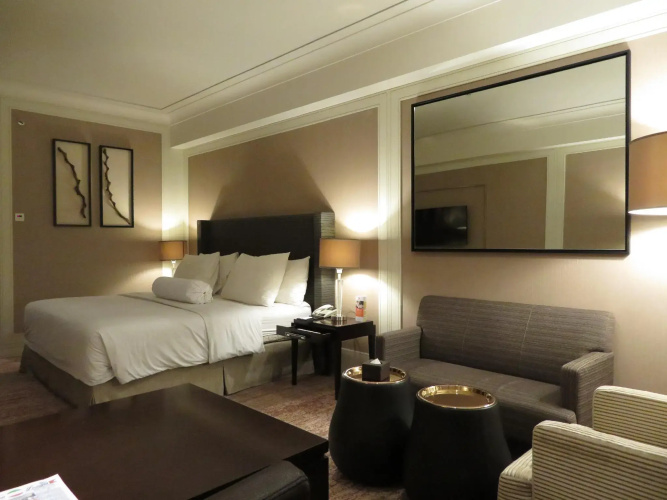 I Hotel