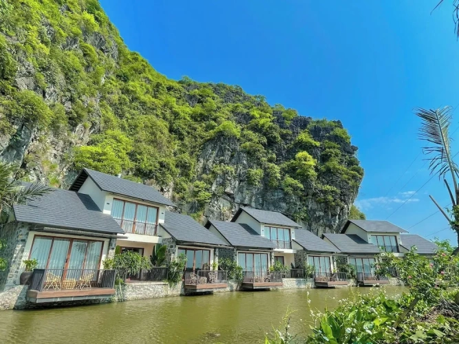 2 Bedrooms Family Villa with lake view
