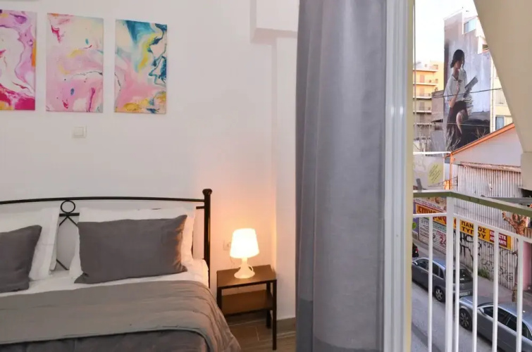 Metaxourgeio A, A Minimal Apartment