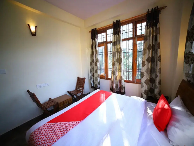 OYO 11575 Hotel Shine