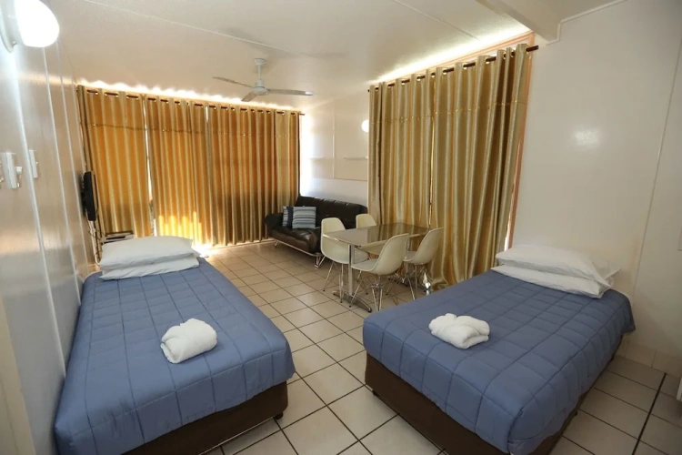 2 Bedrooms Family Apartment with harbour view