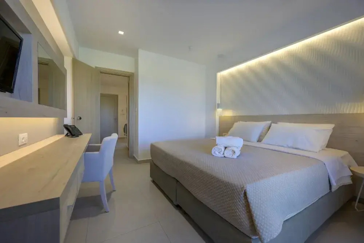 Mythos Suites Hotel