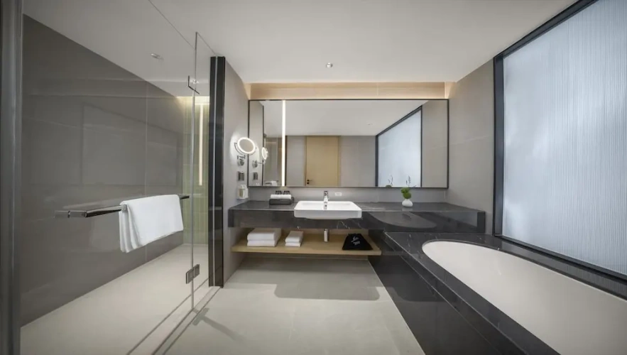 1 Bedroom Suite