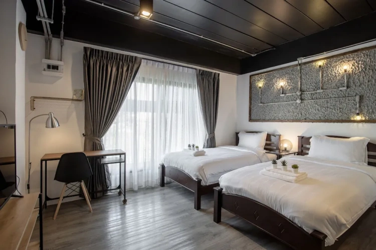 Standard Twin room