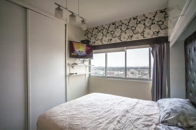 Chic Condo with Gym & Private Roof