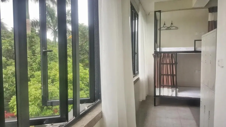 Houselet Hostel
