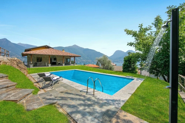 Family Villa with balcony