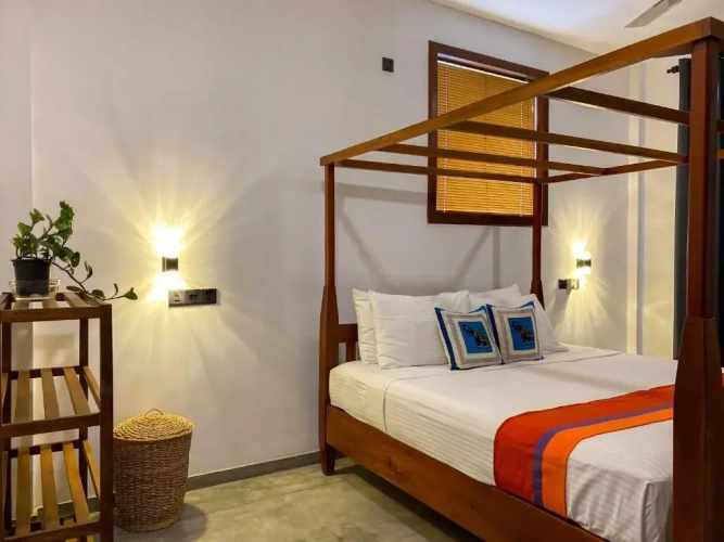 Standard Double Basement room with view