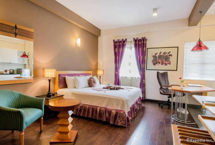 Golden Sunshine Villa Hotel and Travel